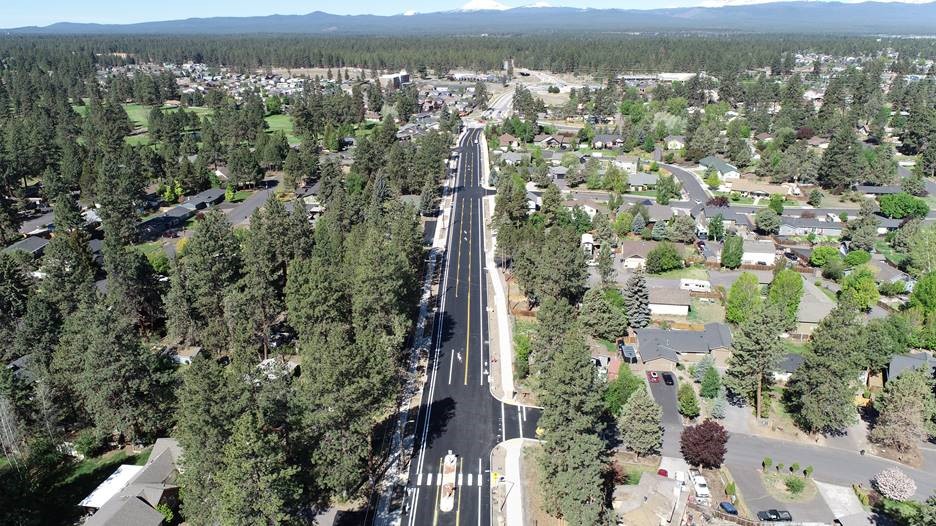 An aerial photo overlooking Murphy Road looking west.