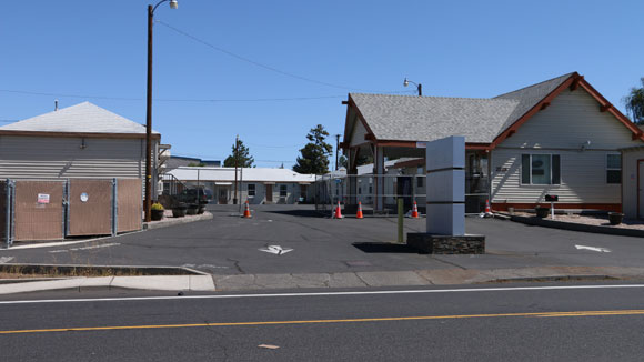 Hotel to be converted to shelter