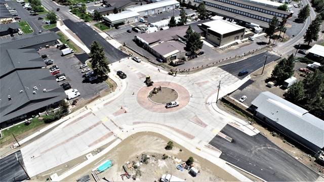 An aerial photo overlooking the 9th Street & Wilson Avenue roundabout.