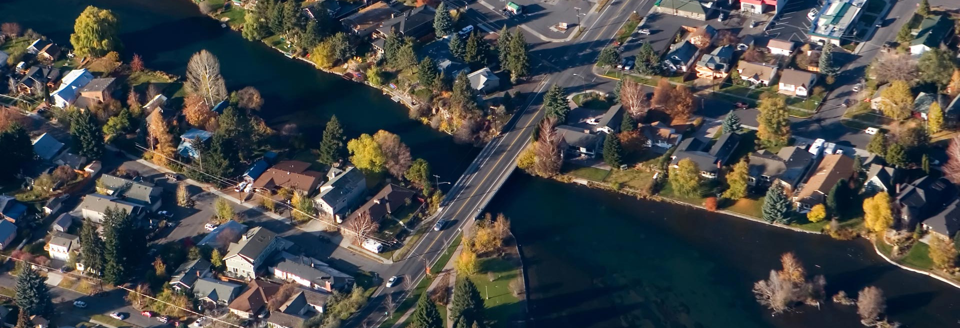 Ariel view of the Galveston Bridge crossing the Deschutes River.